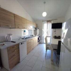ISTRA, LABIN - Atraktivna apartmanska kuća s bazenom