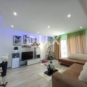 ISTRA, LABIN - Atraktivna apartmanska kuća s bazenom