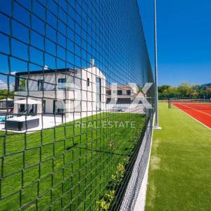 ISTRA, LABIN - Besprijekorna kuća s bazenom i teniskim terenom
