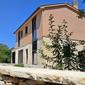 ISTRA, LABIN - Besprijekorna kamena kuća s bazenom