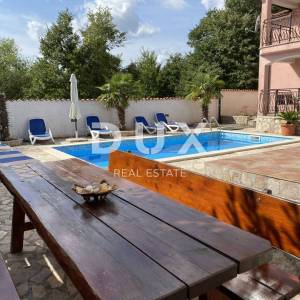 ISTRA, LABIN - Dvije kuće s pripadajućim bazenima