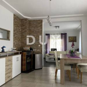 ISTRA, LABIN - Dvije kuće s pripadajućim bazenima