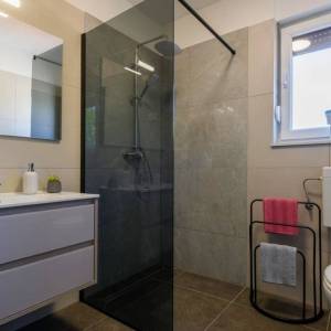 ISTRA, LABIN - Elegantna novogradnja s bazenom