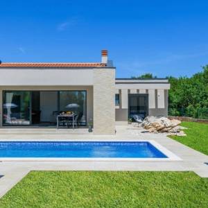 ISTRA, LABIN - Elegantna novogradnja s bazenom