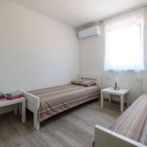 ISTRA, LABIN - Elegantna novogradnja s bazenom