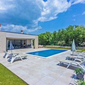 ISTRA, LABIN - Elegantna novogradnja s bazenom