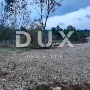 ISTRA, LABIN - Građevinsko zemljište 1450m2 sa pomoćnim objektom 67m2 u okolici Labina