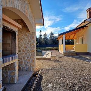 ISTRA, LABIN - Komforna kuća s bazenom