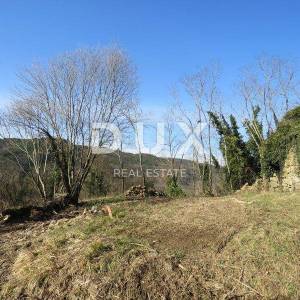 ISTRA, LABIN, KRŠAN - Zemljište s 9 kamenih objekata u jednoj cjelini, panoramski pogled. Rijetkost na tržištu!!