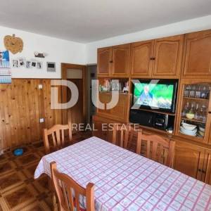ISTRA, LABIN - Kuća na osami s pomoćnim objektima i pogledom na more