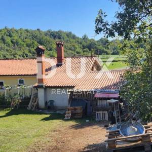 ISTRA, LABIN - Kuća na osami s pomoćnim objektima i pogledom na more