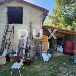 ISTRA, LABIN - Kuća na osami s pomoćnim objektima i pogledom na more