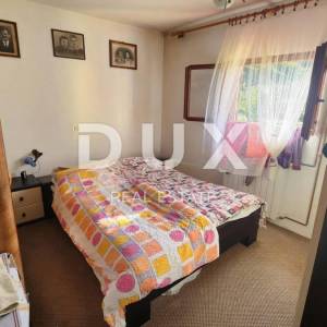 ISTRA, LABIN - Kuća na osami s pomoćnim objektima i pogledom na more