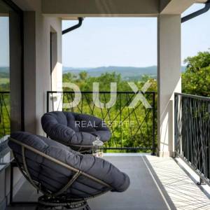 ISTRA, LABIN - Kuća s bazenom na rubu naselja