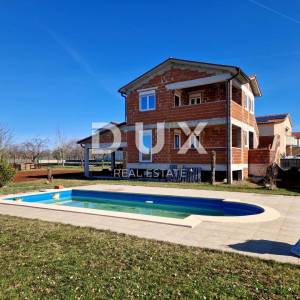 ISTRA, LABIN - Kuća s bazenom u izgradnji