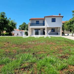 ISTRA, LABIN - Kuća s bazenom u mirnom naselju