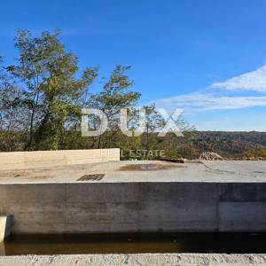 ISTRA, LABIN - Kuća s bazenom i panoramskim pogledom