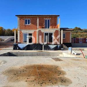 ISTRA, LABIN - Kuća s bazenom i panoramskim pogledom
