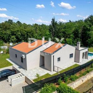ISTRA, LABIN - Kuća s bazenom na rubu naselja