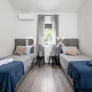 ISTRA, LABIN - Kuća s bazenom na rubu naselja