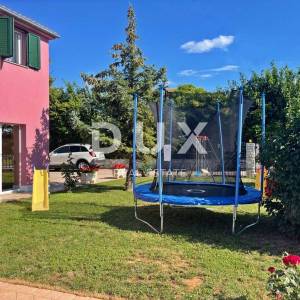ISTRA, LABIN - Kuća s bazenom u predgrađu