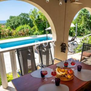 ISTRA, LABIN - Kuća s bazenom u blizini mora