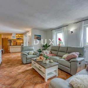 ISTRA, LABIN - Kuća s bazenom u blizini mora