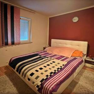 ISTRA, LABIN - Kuća s garažom i prostranom okućnicom