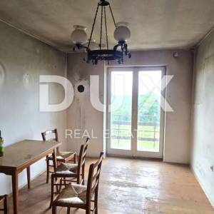 ISTRA, LABIN - Kuća za adaptaciju s velikim građevinskim zemljištem i puno privatnosti