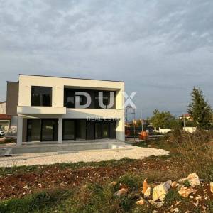 ISTRA, LABIN - Kvalitetna moderna dvojnica na izrazito mirnoj lokaciji!