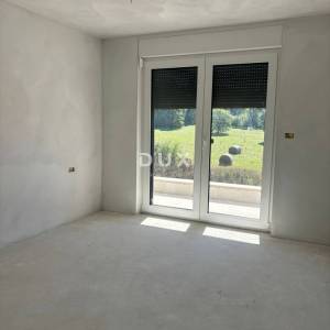  ISTRA, LABIN - Kvalitetna moderna dvojnica na izrazito mirnoj lokaciji!