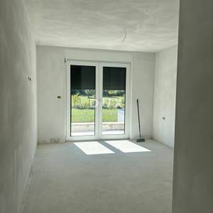  ISTRA, LABIN - Kvalitetna moderna dvojnica na izrazito mirnoj lokaciji!