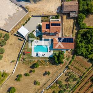 ISTRA, LABIN - Luksuzna vila s pogledom na Park prirode Učka – Spoj autentičnosti i suvremenog komfora