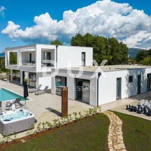 ISTRA, LABIN - Luksuzna vila s grijanim bazenom i wellnessom u srcu istočne Istre