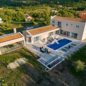 ISTRA, LABIN - Moderna vila na odličnoj lokaciji