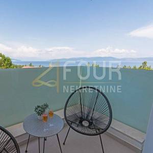 Istra, Labin, novogradnja, luskuzna vila s bazenom, 400m od mora