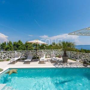Istra, Labin, novogradnja, luskuzna vila s bazenom, 400m od mora