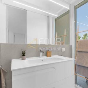 Istra, Labin, novogradnja, luskuzna vila s bazenom, 400m od mora
