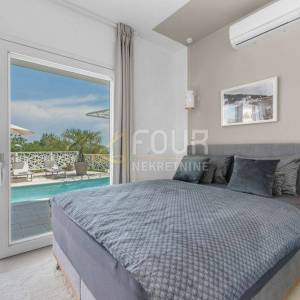 Istra, Labin, novogradnja, luskuzna vila s bazenom, 400m od mora