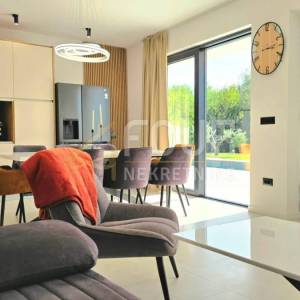 Istra, Labin, novogradnja s dva stana, 176.15m2, bazen 