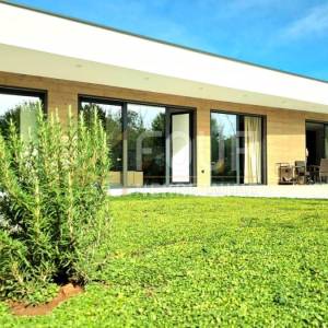 Istra, Labin, novogradnja s dva stana, 176.15m2, bazen 
