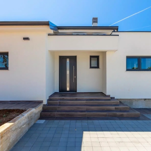 ISTRA, LABIN - Novoizgrađena prizemnica s bazenom