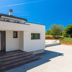 ISTRA, LABIN - Novoizgrađena prizemnica s bazenom
