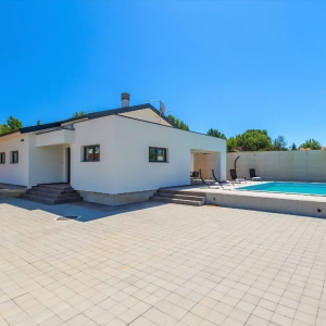 ISTRA, LABIN - Novoizgrađena prizemnica s bazenom