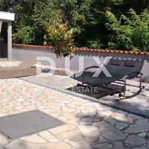 ISTRA, LABIN - Obiteljsko imanje kuća + dva apartmana sa bazenom!