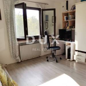 ISTRA, LABIN - Obiteljsko imanje kuća + dva apartmana sa bazenom!