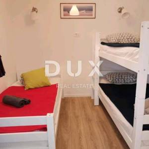 ISTRA, LABIN - Obiteljsko imanje kuća + dva apartmana sa bazenom!