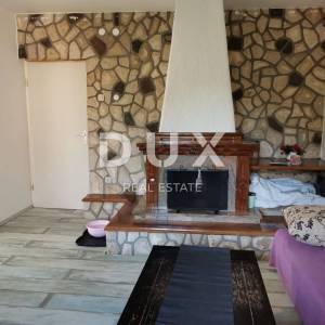 ISTRA, LABIN - Obiteljsko imanje kuća + dva apartmana sa bazenom!