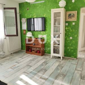 ISTRA, LABIN - Obiteljsko imanje kuća + dva apartmana sa bazenom!