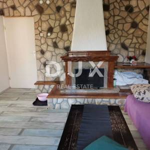 ISTRA, LABIN - Obiteljsko imanje kuća + dva apartmana sa bazenom!